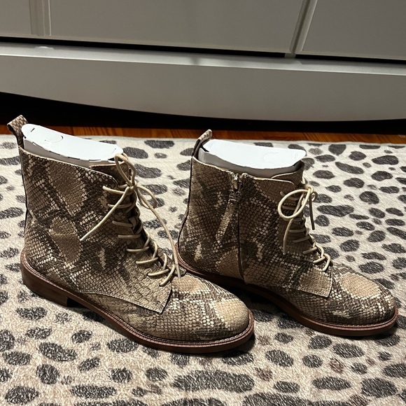 Sam Edelman Booties 🐍 - Picture 6 of 7